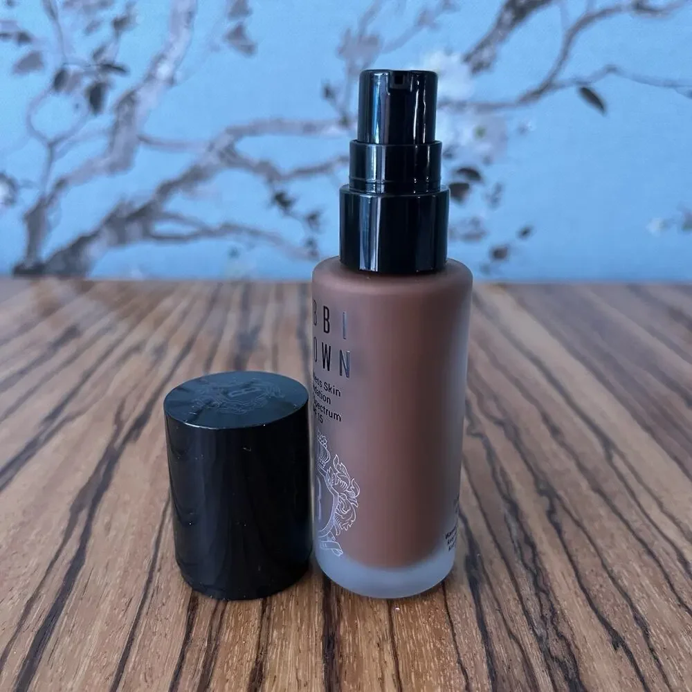 Bobbi Brown Weightless Skin Foundation SPF 15 N-112 Espresso